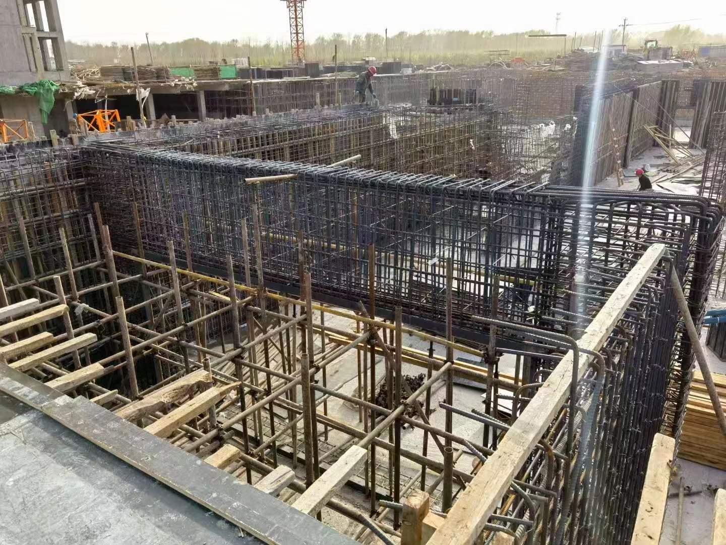 武威建筑基础筏板施工时混凝土有哪些常见问题?